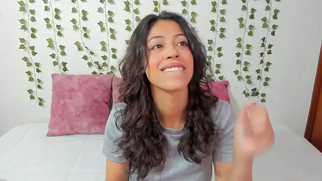 emily jonessxx online show from 11, 2, 2026