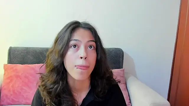 emily jonessxx online show from 24, 11, 2025