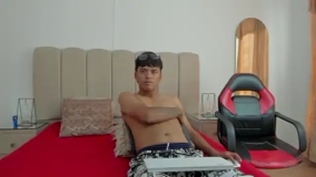 Snapshot of LiamANDJordan chatting on 8, 11, 2025 LiamANDJordan online show from 8, 11, 2025