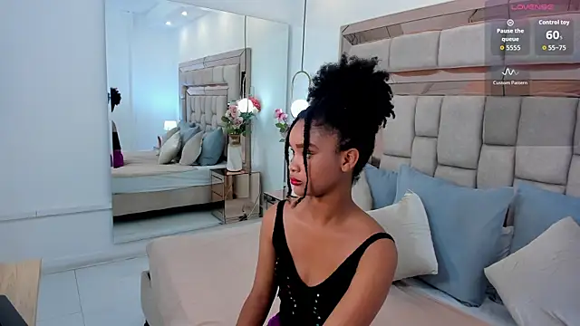 Snapshot of karolebonyy chatting on 2, 11, 2025 karolebonyy online show from 2, 11, 2025