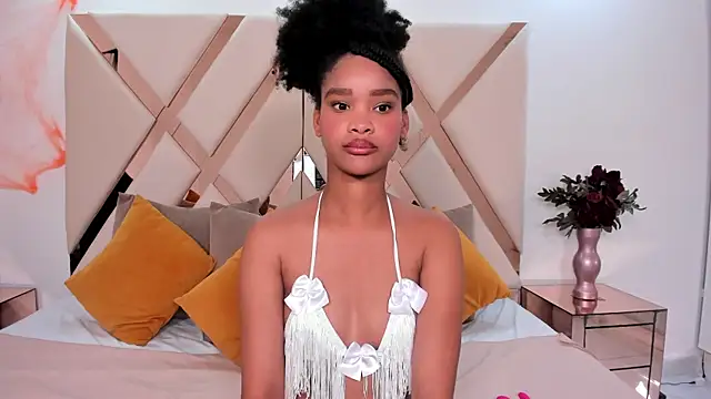 Snapshot of karolebonyy chatting on 26, 10, 2025 karolebonyy online show from 26, 10, 2025