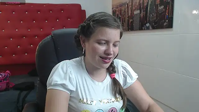 Snapshot of Hills_Mia chatting on 24, 10, 2025 Hills Mia online show from 24, 10, 2025