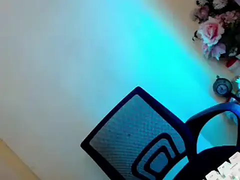 Snapshot of sassysiren28 chatting on 5, 2, 2026 sassysiren28 online show from 5, 2, 2026