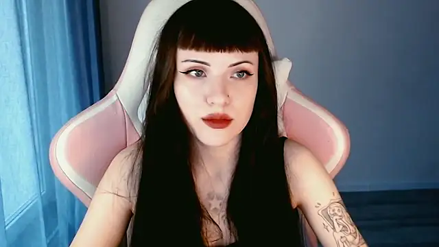 Snapshot of astra_rift chatting on 4, 5, 2026 astra rift online show from 4, 5, 2026