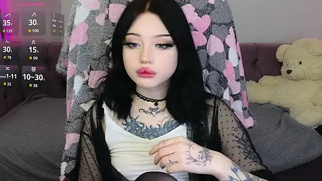 Emma Kirks online show from 15, 12, 2025