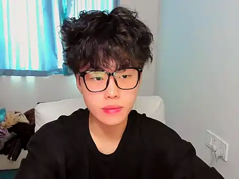 L1kuto online show from 4, 11, 2025