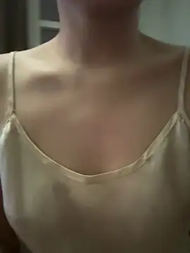 Snapshot of Emily-y chatting on 12, 1, 2026 Emily-y online show from 12, 1, 2026