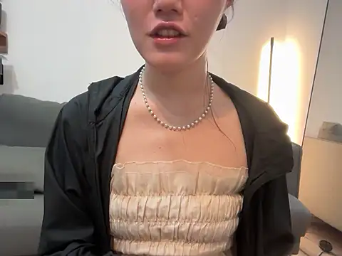 karenchaaan online show from 6, 11, 2025