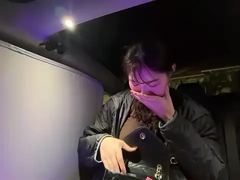 karenchaaan online show from 5, 11, 2025