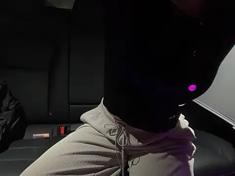 karenchaaan online show from 10, 11, 2025