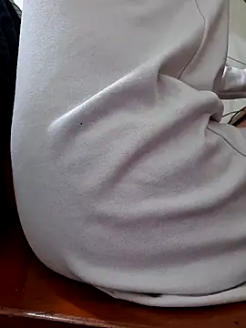 YennyeLa online show from 10, 3, 2026