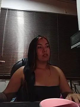 Snapshot of lili_hiugs chatting on 23, 10, 2025 lili hiugs online show from 23, 10, 2025