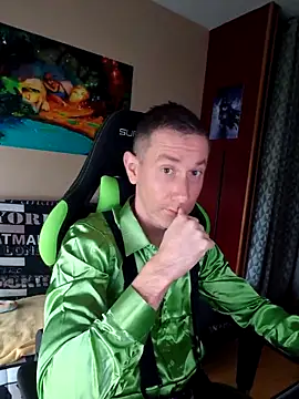 Snapshot of Gamerinleather chatting on 26, 10, 2025 Gamerinleather online show from 26, 10, 2025
