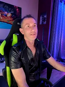 Snapshot of Gamerinleather chatting on 24, 10, 2025 Gamerinleather online show from 24, 10, 2025
