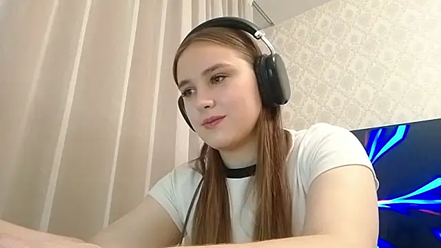 Snapshot of MilaRiviera chatting on 23, 10, 2025 MilaRiviera online show from 23, 10, 2025