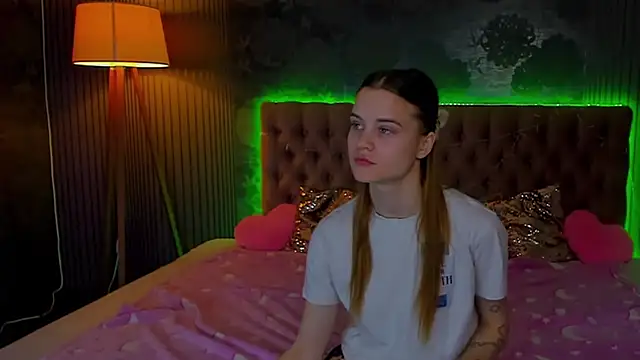 LuisaClover online show from 28, 11, 2025