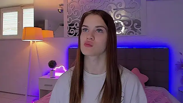 LuisaClover online show from 18, 4, 2026