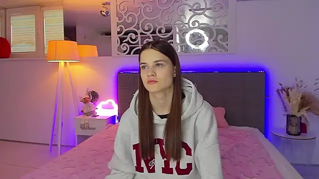 LuisaClover online show from 6, 1, 2026