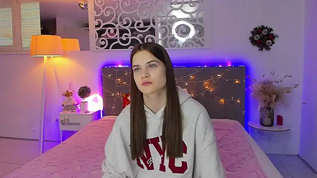 LuisaClover online show from 22, 12, 2025