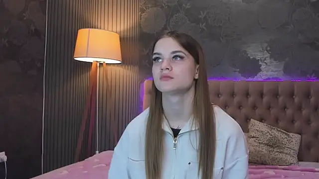 LuisaClover online show from 17, 11, 2025