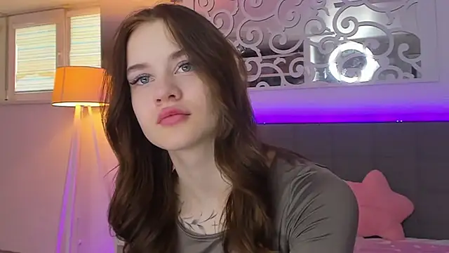 LuisaClover online show from 3, 3, 2026