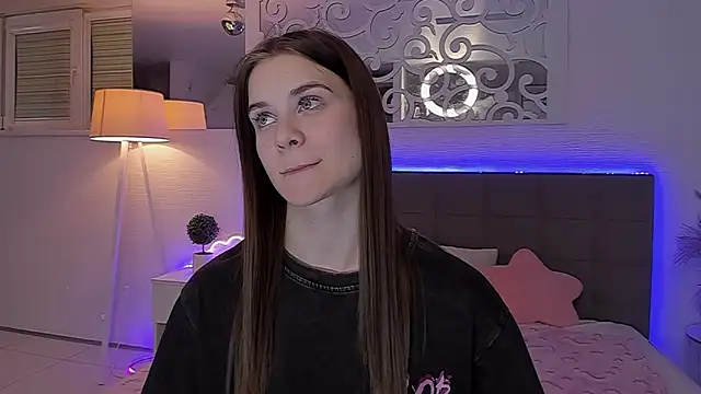 LuisaClover online show from 19, 4, 2026