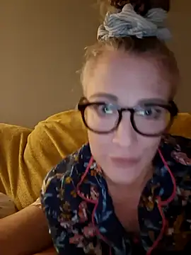 Snapshot of Raven_Fantastic chatting on 27, 10, 2025 Raven Fantastic online show from 27, 10, 2025
