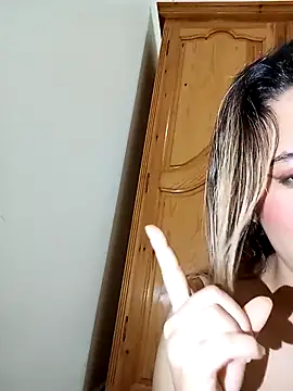 Snapshot of indilasixeey chatting on 21, 12, 2025 indilasixeey online show from 21, 12, 2025