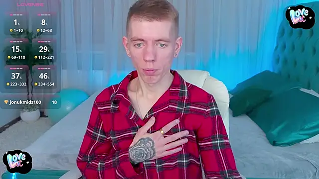 Cristian  Dior online show from 13, 12, 2025