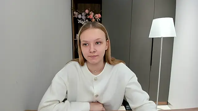 Snapshot of ElissaGlod chatting on 23, 10, 2025 ElissaGlod online show from 23, 10, 2025