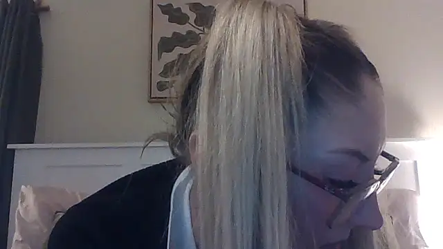 Snapshot of assstrogirl chatting on 9, 11, 2025 assstrogirl online show from 9, 11, 2025