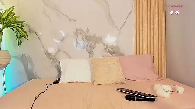 Fyre divine online show from 18, 4, 2026