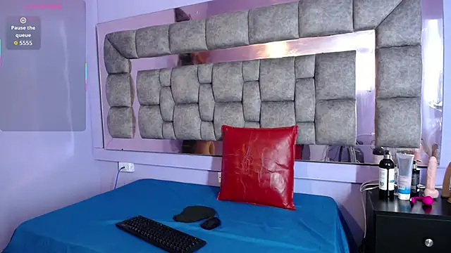 Snapshot of Gigi_Scott_ chatting on 25, 10, 2025 Gigi Scott  online show from 25, 10, 2025