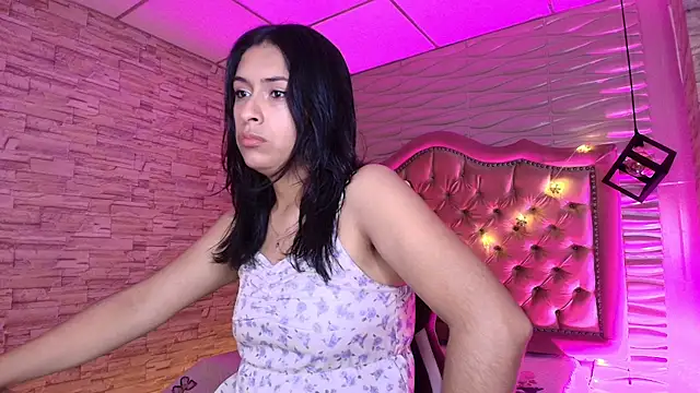 Roxanne Han online show from 11, 11, 2025