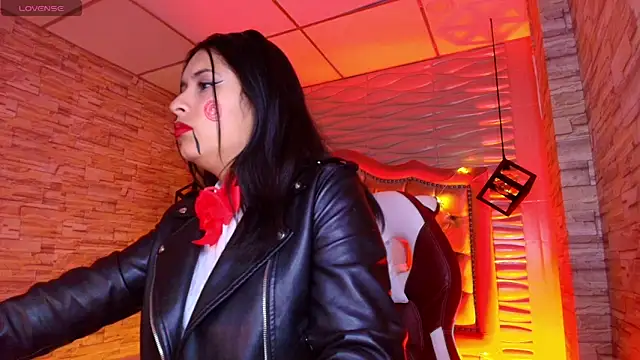 Roxanne Han online show from 31, 10, 2025