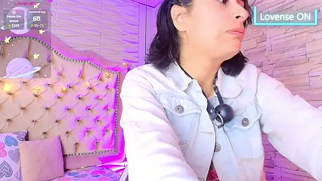 Roxanne Han online show from 14, 12, 2025