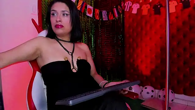 Snapshot of Roxanne_Han chatting on 15, 6, 2026 Roxanne Han online show from 15, 6, 2026