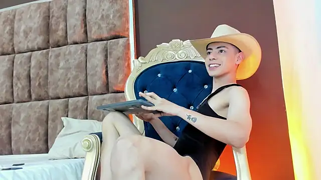 Sebastian Reed online show from 22, 12, 2025