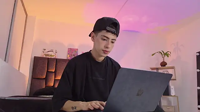 Sebastian Reed online show from 11, 3, 2026