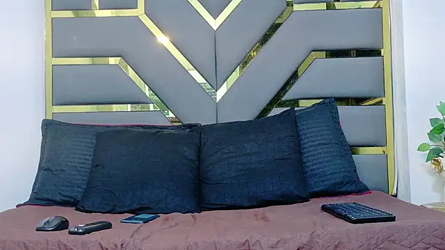 Neytanmalcon online show from 18, 12, 2025