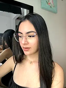 IslaCole online show from 11, 11, 2025