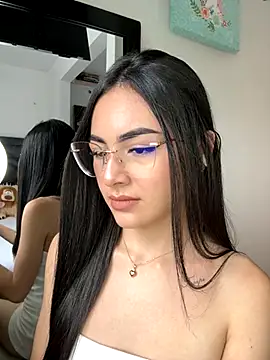 IslaCole online show from 24, 11, 2025