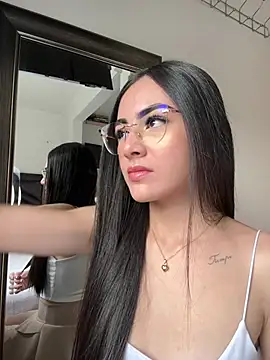 IslaCole online show from 10, 2, 2026