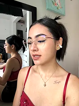 IslaCole online show from 12, 11, 2025