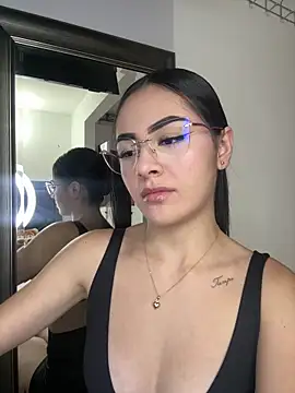 IslaCole online show from 10, 3, 2026