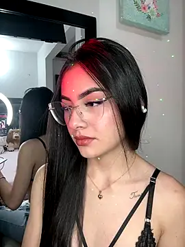 Snapshot of IslaCole chatting on 24, 10, 2025 IslaCole online show from 24, 10, 2025