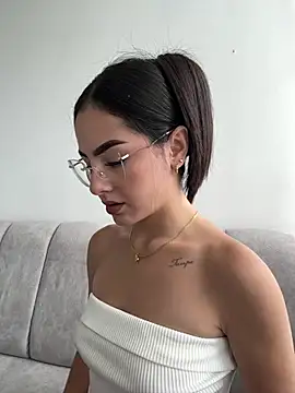 IslaCole online show from 7, 5, 2026