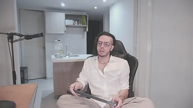 Snapshot of dan_and_daya chatting on 17, 11, 2025 dan and daya online show from 17, 11, 2025