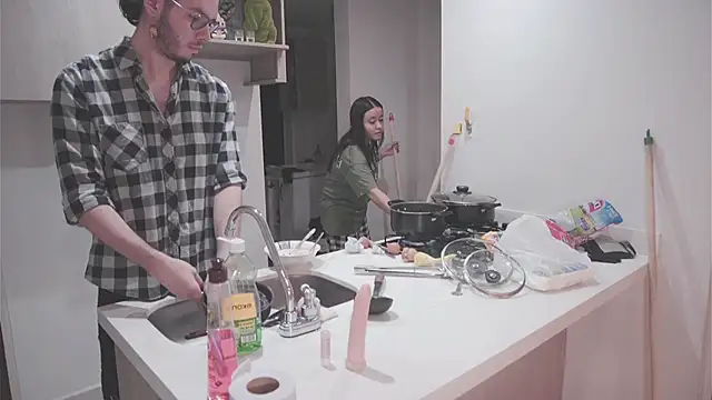 Snapshot of dan_and_daya chatting on 24, 11, 2025 dan and daya online show from 24, 11, 2025