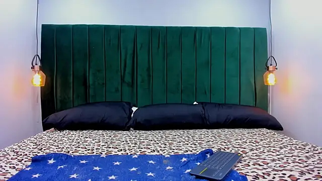 Melody Horney online show from 28, 10, 2025